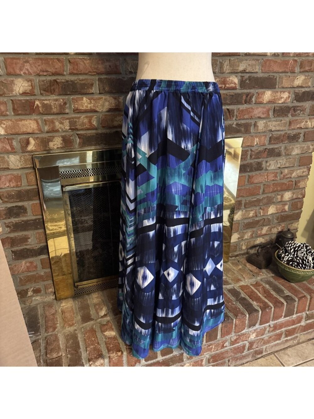 The Look Blue & Green Long Skirt Size PL NWT Geometric Thin Lightweight spring